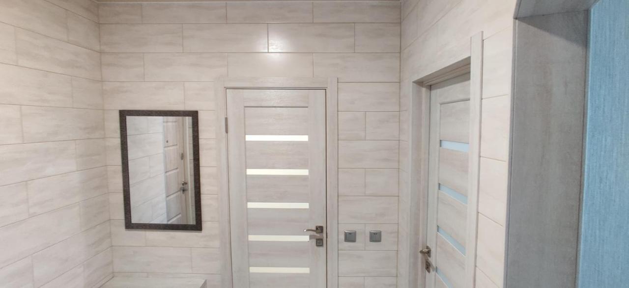 Luxury Apartments Atlant Lutsk Bagian luar foto