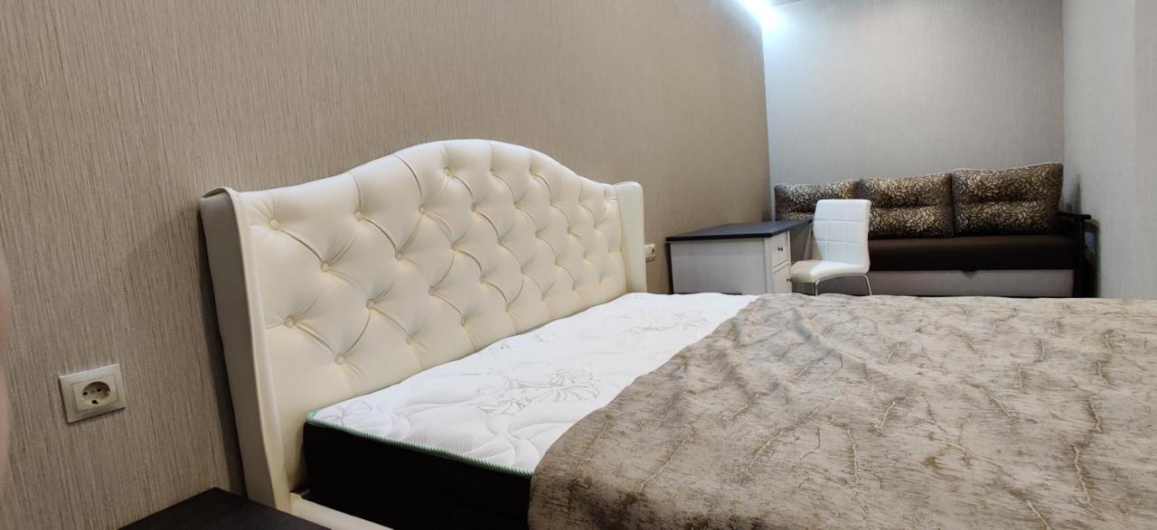 Luxury Apartments Atlant Lutsk Bagian luar foto