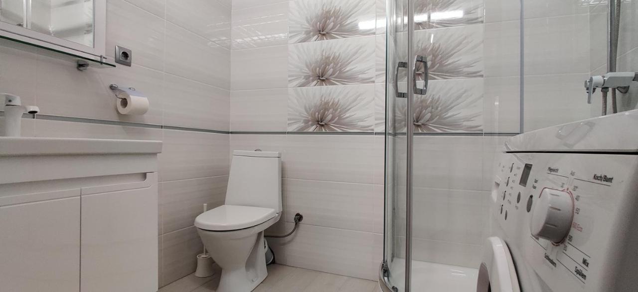 Luxury Apartments Atlant Lutsk Bagian luar foto